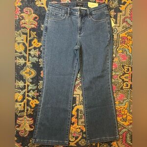 NYDJ LiftXTuck Relaxed Flare NWT